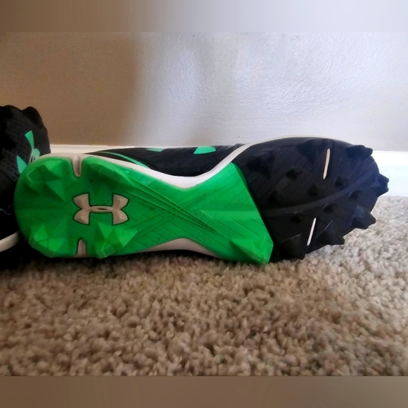 Under Armour Cleats - Picture 3 of 4